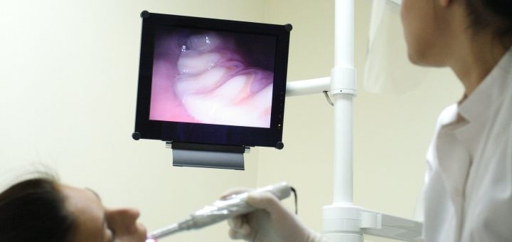 Скидка на чистку зубов в стоматологии Сi-dentl