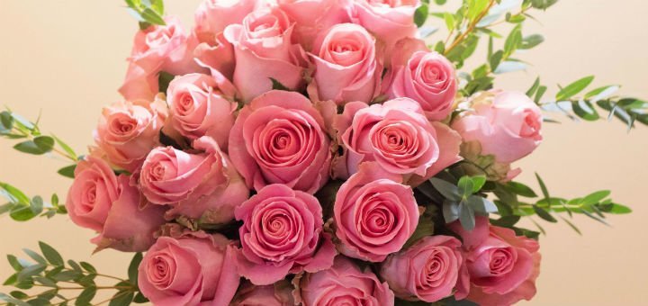 Доставка эквадорских роз «FlorumFlos» в Виннице. Заказывайте живые розы по акции.