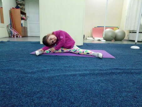 Children's gymnastics in the sports club «Athlete» in the Dnieper. Buy a subscription for the promotion.