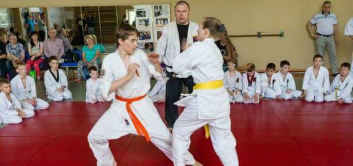 Sports club «Athlete» in the Dnieper. Pay for oriental dance classes at a discount.