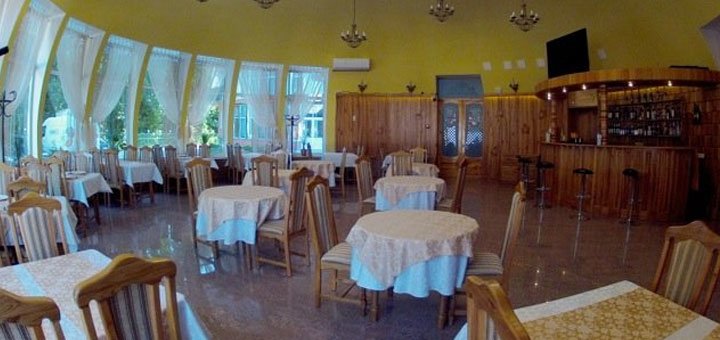 Restaurant in the hotel of the hotel and restaurant complex "Tisa". Book a hotel with a discount. Hotels in Kyiv with a discount.
