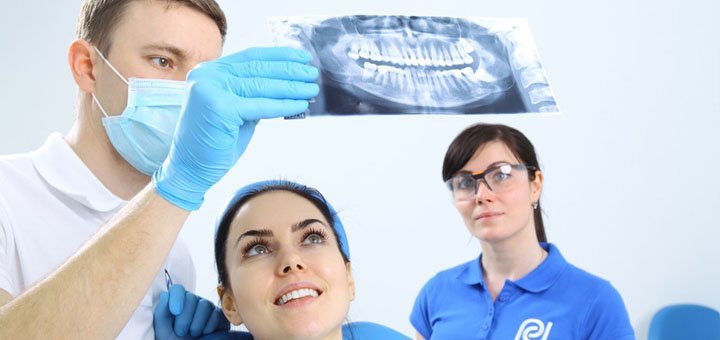 Имплантация зубов в стоматологии «ProfessionalDental» в Киеве. Устанавливайте зубные импланты по скидке.