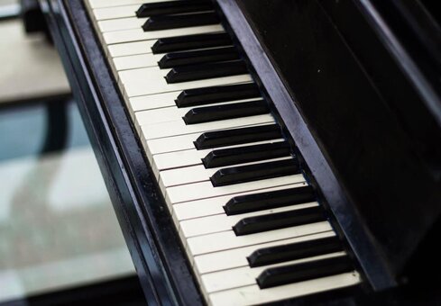 Piano restaurant in ternopil book with a discount