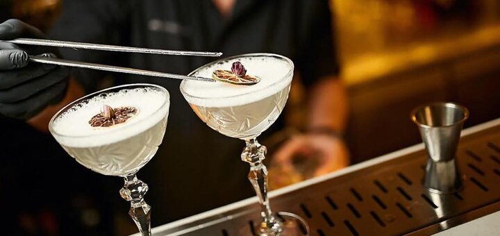 Знижка на рибні страви в ресторані avalon lounge restaurant на леонтовича