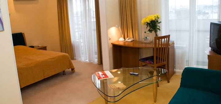Room at the Express Hotel in Kiev. Book a room at a discount. Cheap hotels in the center of Kiev.