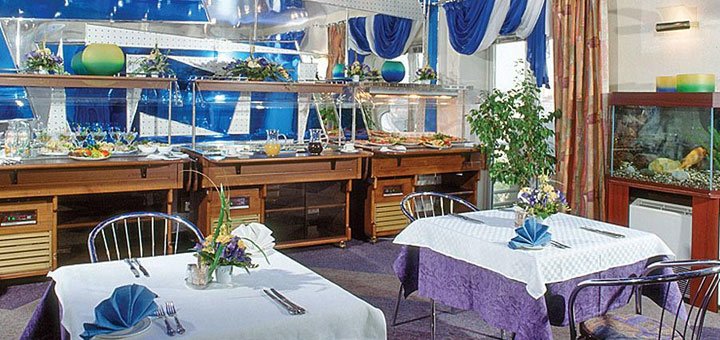 Restaurant in the express hotel in kiev. book a room with a discount. cheap hotels in the center of kiev.