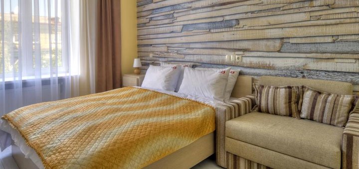 Room at the Fire Inn. Book a room at a discount. Cheap hotels in the center of Kiev.