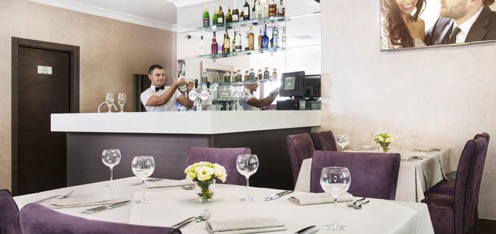 Restaurant in the bonapart hotel in kiev. book a room with a discount. hotels in the center of kiev.