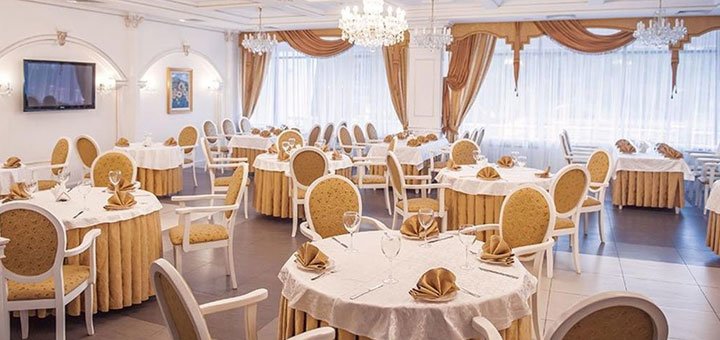 Restaurant in the hotel &quot;bratislava&quot; in kiev. book a room at the hotel &quot;bratislava&quot; with a discount. hotels in kiev near the metro.