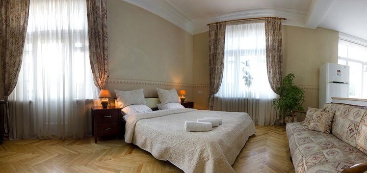 Room at the Khreschatyk Guest House in Kiev. Book a room at the Guest House Khreschatyk hotel at a discount. Hotels in the center of Kiev.