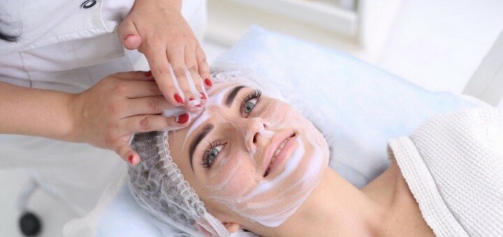 Facial peeling at the Beauty Film Studio in Kiev. Sign up for the promotion.