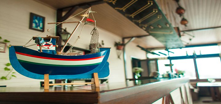 Beautiful interior in the restaurant "Old Tavern"