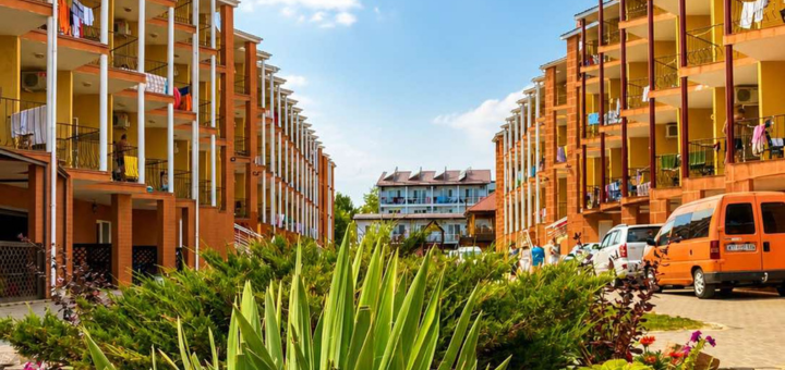 Book a room at the Parus Hotel Complex with a discount.