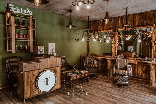 Стрижка під насадку в барбершопе Frisor BarberShop Kherson II Херсон. Записуйтеся на стрижку під насадку по акції