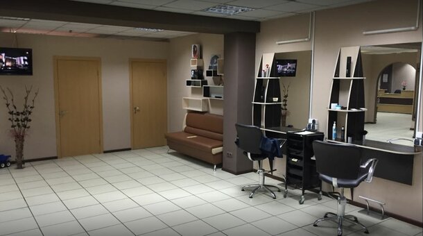 Children&#39;s haircut in the komilfo beauty salon poltava. sign up for a children&#39;s haircut for the promotion