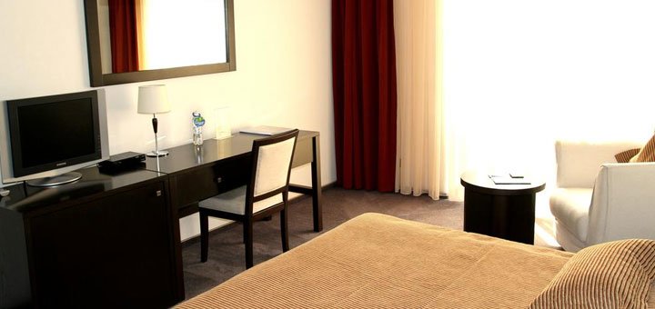 Номер в отеле «bon Hotel» в Днепре. Забронировать номер со скидкой. Недорогой отель в Днепре.