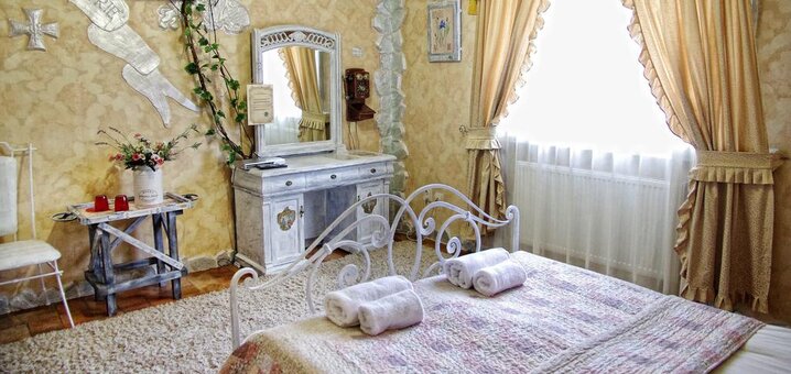 50% discount from black castle hotel