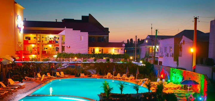 Hotel "27 Zhemchuzhin". Relax with a discount