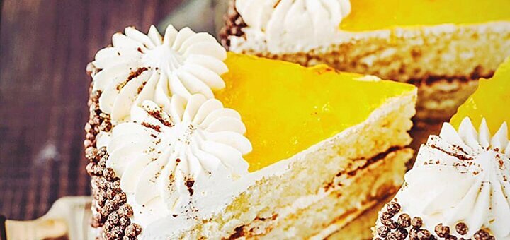 Discount cakes at vacak confectionery shop