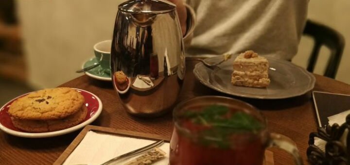Inexpensive coffee shop