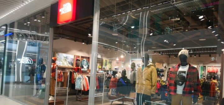 Low prices sports store "the north face"