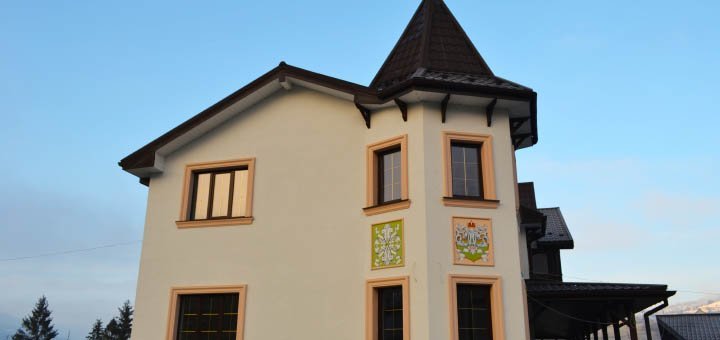 Готельний комплекс «Двір Княжої Корони». Відпочивайте зі знижкою