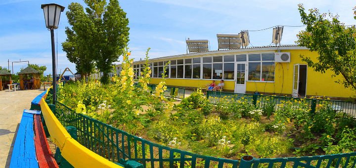 На территории базы отдыха Карпаты в Затоке. Бронируйте отдых на Черном море по акции.