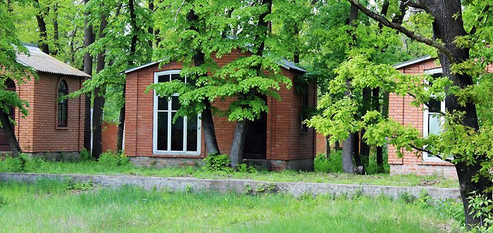 Веревочный парк на базе отдыха «Дубовая Роща» в Китайгороде. Бронируйте домики по акции.