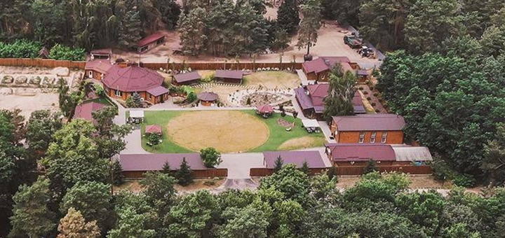 Dereville hotel in the forest scum 2