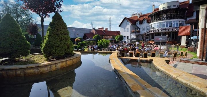 Готель Золото Карпат у Стрию, забронювати номер