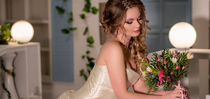 Свадебные прически и макияж в Beauty Studio Екатерины Чибиневой в Кривом Роге. Записывайтесь к парикмахеру по акции.