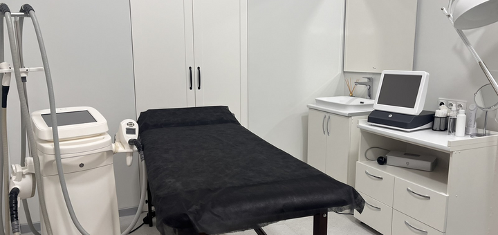 Cabinet of hardware cosmetology. Visit for promotion 3