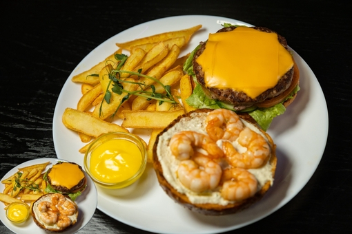 Cafe-bar EscoBar in Zaporozhye. Burgers