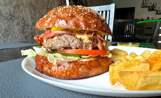 Cafe-bar EscoBar in Zaporozhye. Burgers