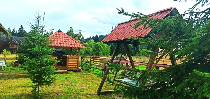 A river near the Bagonchik mini-hotel in Vorokhta. Book a tour to the Carpathians at a discount.
