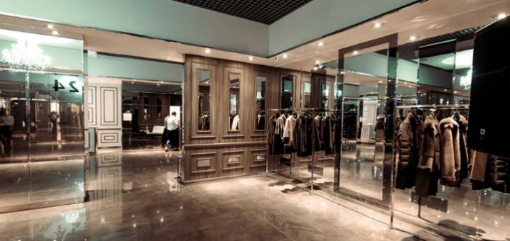 Special prices in the clothing store &quot;manzoni24&quot;