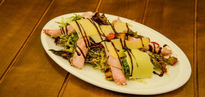 American and European cuisine in the bar «Bar BQ» Odessa. Book a table for the promotion.