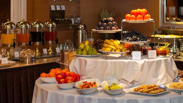 The menu of the dining room of the hotel "Khreshchatyk". Book a room at a discount