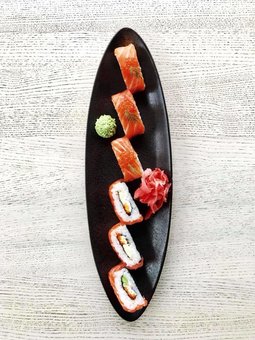 Japanese cuisine restaurant &quot;yakitoria&quot;. discounts on all menus