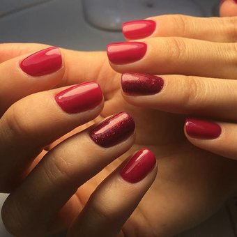 Маникюр с покрытием гель лаком в салоне «Chic Nail Bar» в Киеве. Записывайтесь по акции.