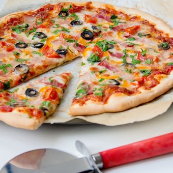 Home Pizzeria pizza delivery in Kiev. Order by promotion.