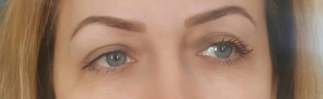 Забарвлення брів у салоні краси «Lady Victoria» у Дніпрі. Записуйтесь до б'юті майстра з акції.