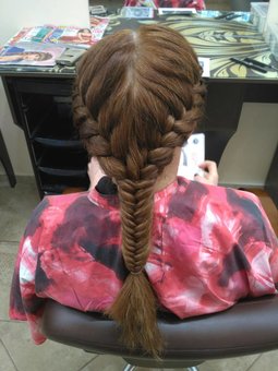 Плетіння кіс у салоні краси «Lady Victoria» у Дніпрі. Записуйтесь до перукаря з акції.