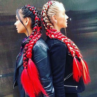 Braiding in the studio of express hairstyles and hair accessories «Zapletayka» in Kherson. Sign up with a discount