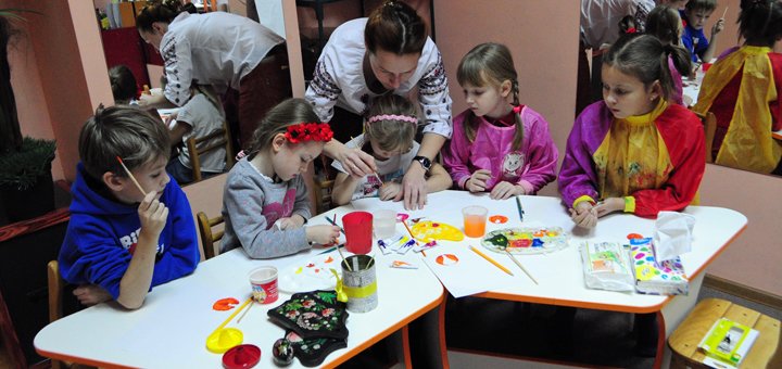 Майстер-класи від дитячого клубу «Busy Bee Club» у Києві. Записатися по акції