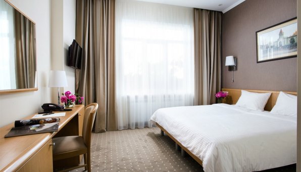 Discounts for holidays at the Alexandrovskiy Hotel 26
