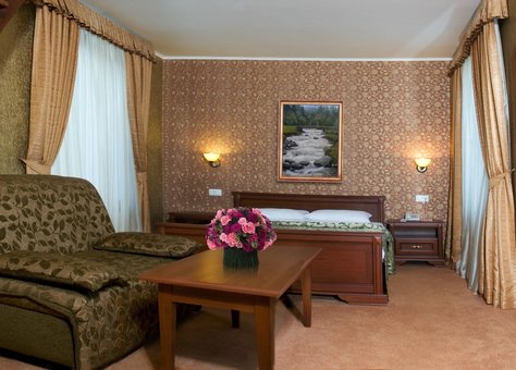 Discounts on holidays at the Royal Street Hotel 24