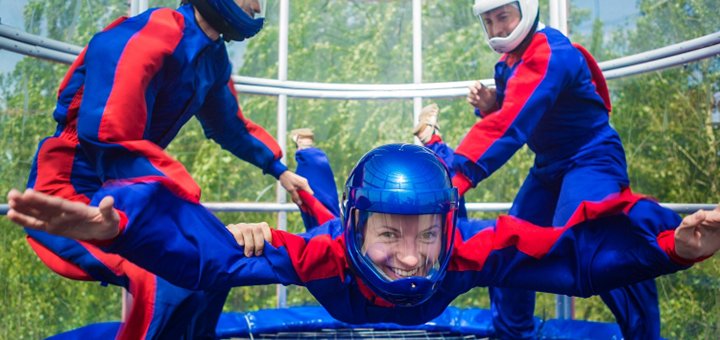 Flight in a wind tunnel for a promotion