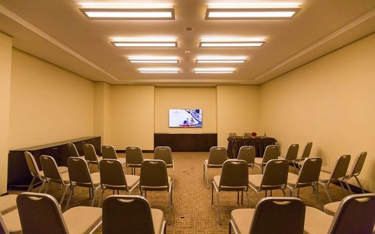 Конференц-зал в отеле «Premier Palace Hotel Kharkiv» во Львове. Забронировать номер со скидкой